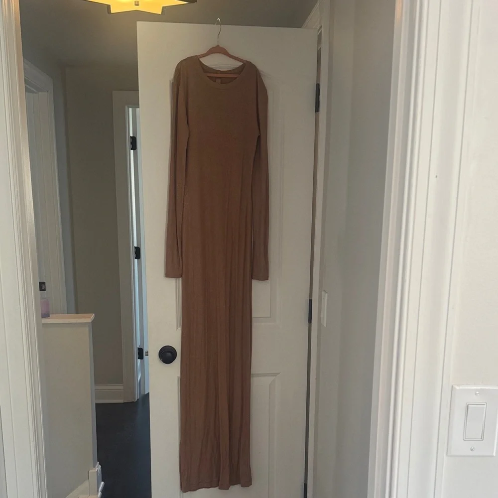 Skims Soft Lounge Shimmer Long Sleeve Dress Small Tan - Picture 2 of 4